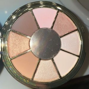 Tarte be you. Naturally. Eyeshadow palette
